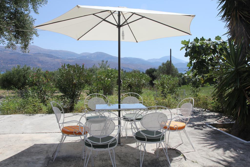 Circe Pansion Apartament Lixouri