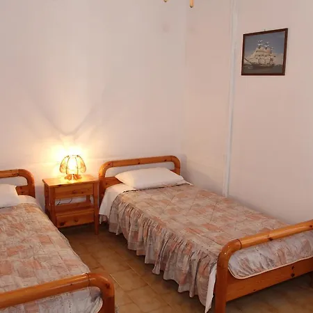 Circe Pansion Apartment Lixouri Room photo