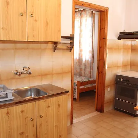 Circe Pansion Apartment Lixouri Room photo